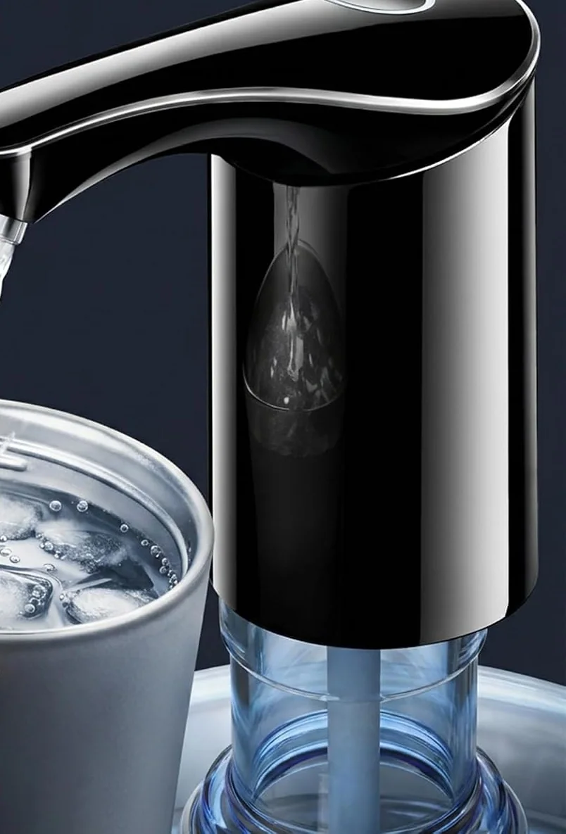 A black Redsack pump fills a steel cup